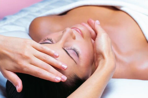 Pure Wellness Gezichtsbehandeling www.schoonheidssalonyvonnepurmerend.nl